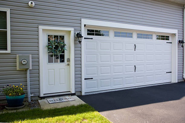 24/7 Emergency Garage Door Panel Replacement experts in Piatt County County, IL